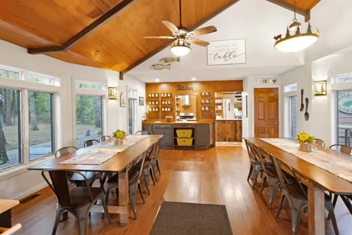 Hall Creek Lodge | Dining Room | Coffee Bar | Buffet | Pantry