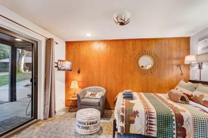 Oak Bedroom Suite | Large Walk-in shower | Patio Walk-out | Creek Views | Smart-TV