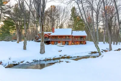 Hall Creek Lodge | "Your Adventure North" awaits!