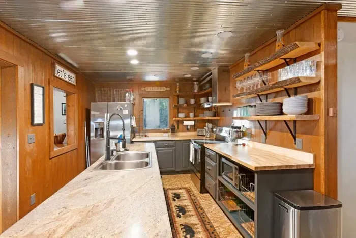 Hall Creek Lodge | Fully Equipped Kitchen | Microwave | Toaster | Blender | Air Fryer | Electric Skillet | Crock Pot |Mixer | Cutlery | Pots & Pans | Bakeware | Basic Spices  