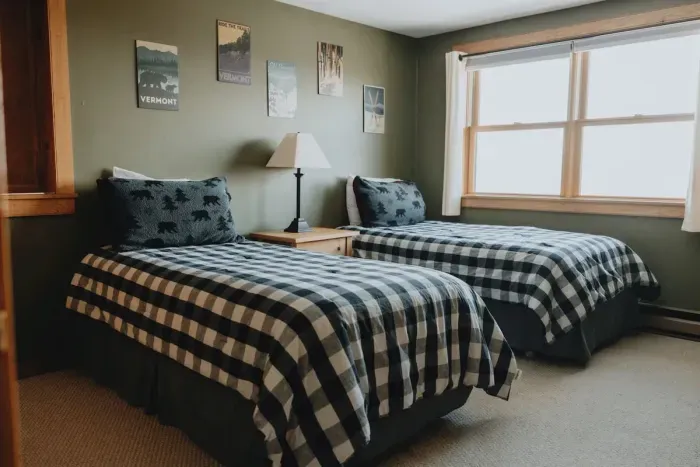 twin bedroom on the upper level 