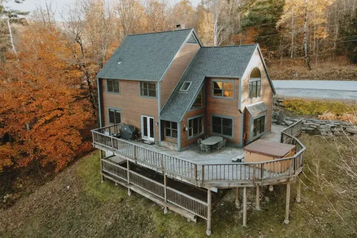 Exterior from the back in fall 