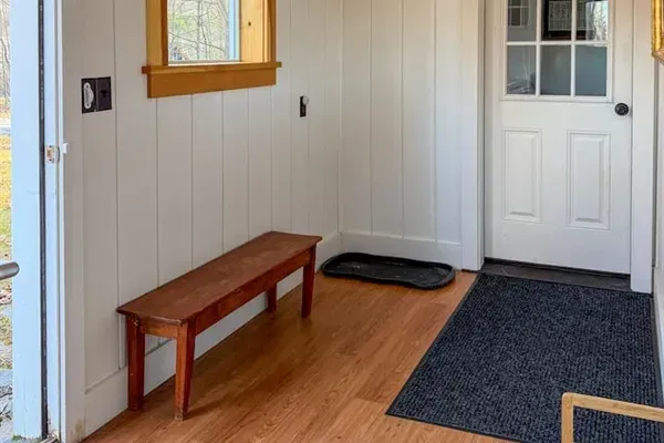 entryway / mudroom 