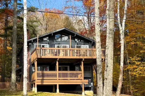 Exterior of The Tree House as seen from the road