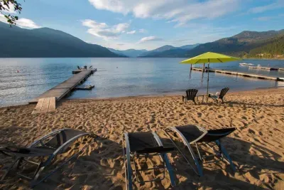 Zoë's Lighthouse, year round, hot tub, fireplace