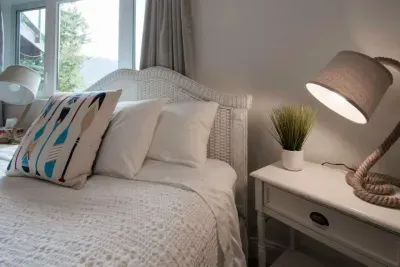 Cozy lake décor