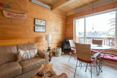 The dining area overlooks the lake.