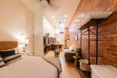 Vintage Charm, stylish downtown suite