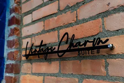 Vintage Charm suite - image 9 of 10
