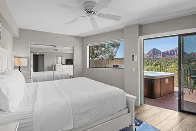 Epic Red Rock Views, Hot Tub, 3 King Bedrooms, Walk to Uptown Shops, Galleries & Restaurants - image 31 of 47