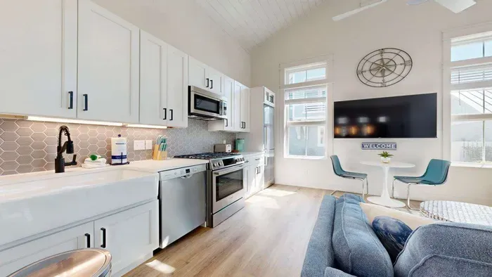 Mojo Dojo at Sunflower Beach Resort - image 15 of 45