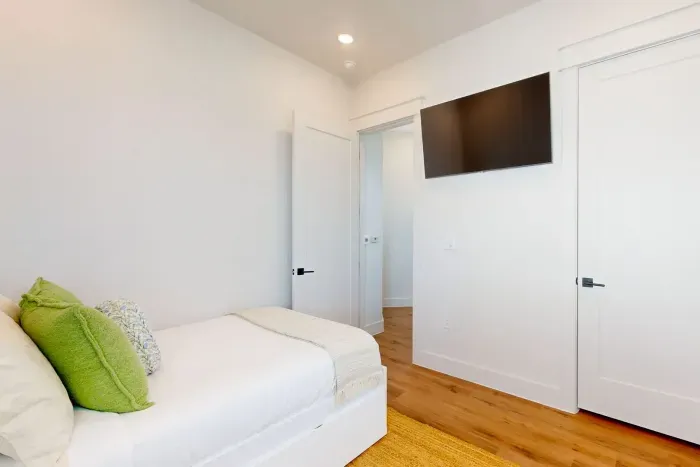 Shore Beats Working at Sunflower Beach Resort - image 26 of 43