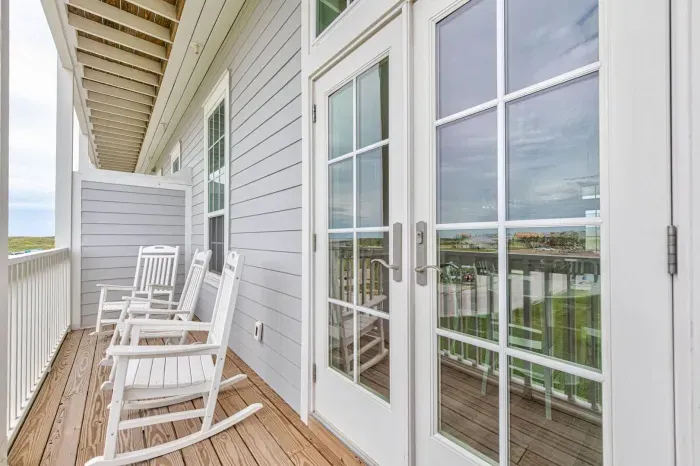 Blowfish Bungalow at Sunflower Beach Resort - image 34 of 45