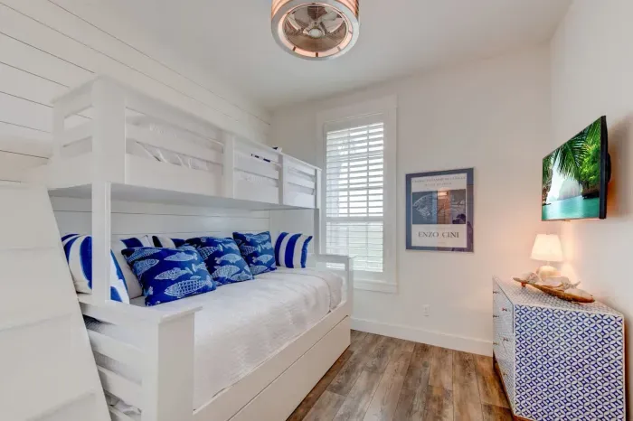 Blowfish Bungalow at Sunflower Beach Resort - image 6 of 45