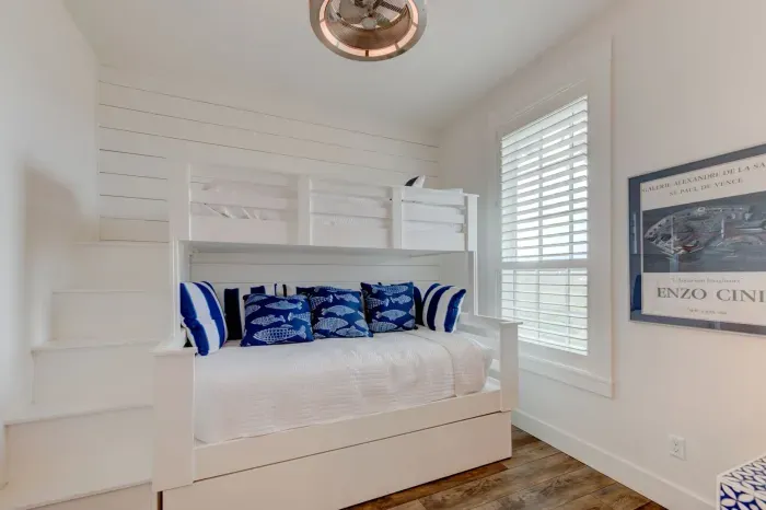 Blowfish Bungalow at Sunflower Beach Resort - image 5 of 45