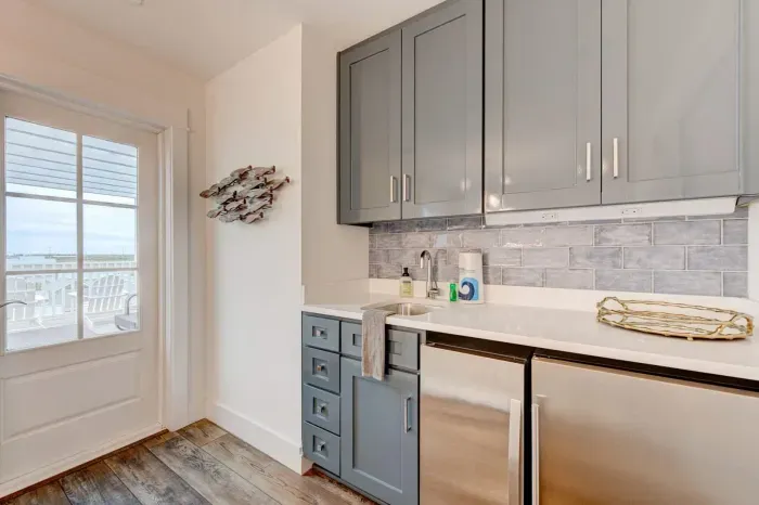 Blowfish Bungalow at Sunflower Beach Resort - image 26 of 45