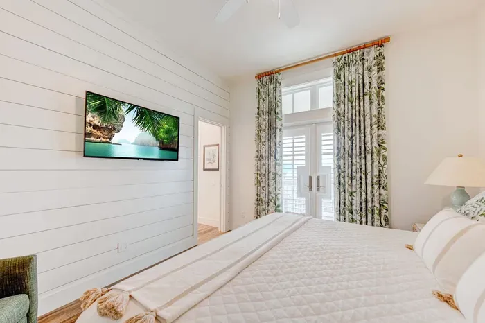 Blowfish Bungalow at Sunflower Beach Resort - image 23 of 45