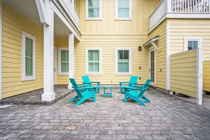 Cover me in Sunshine - image 4 of 54