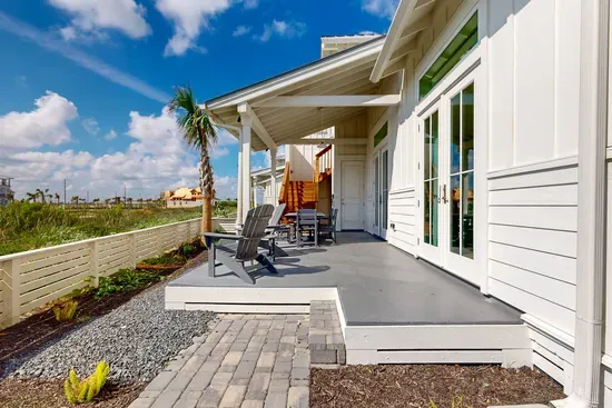 Hero Hideaway at Sunflower Beach Resort