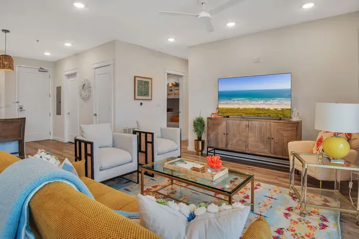 Breaking Waves at Sunflower Beach Resort - image 3 of 39