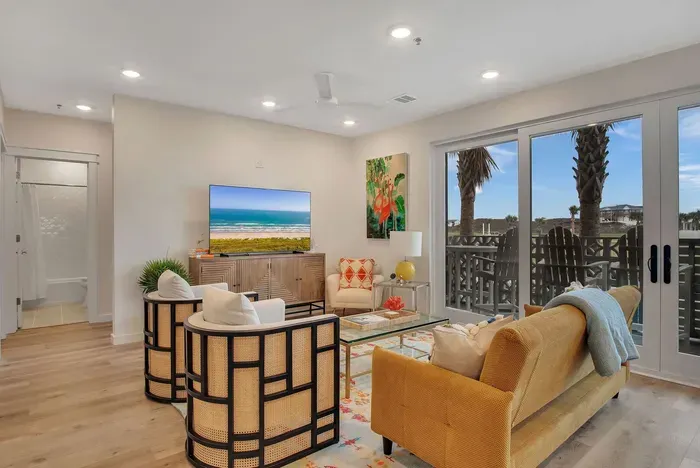 Breaking Waves at Sunflower Beach Resort - image 2 of 39