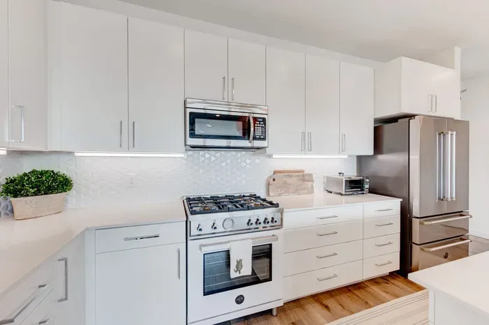 Guitars & Tiki Bars at Sunflower Beach Resort - image 13 of 39