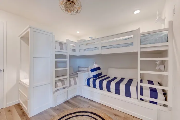 Guitars & Tiki Bars at Sunflower Beach Resort - image 17 of 39