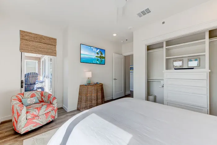 Guitars & Tiki Bars at Sunflower Beach Resort - image 15 of 39