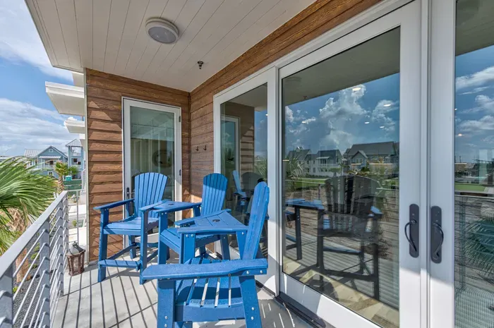 Guitars & Tiki Bars at Sunflower Beach Resort - image 28 of 39
