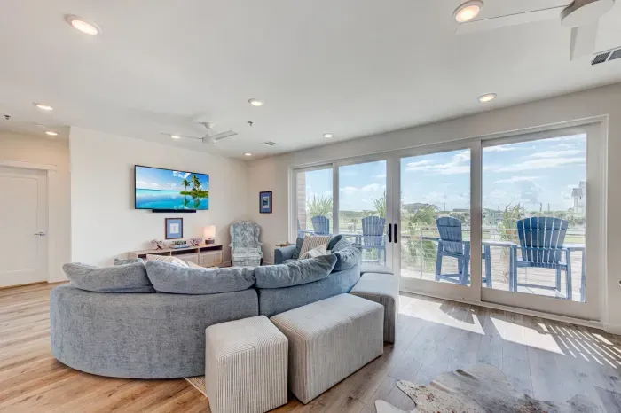 Guitars & Tiki Bars at Sunflower Beach Resort - image 3 of 39