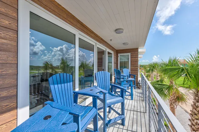 Guitars & Tiki Bars at Sunflower Beach Resort - image 27 of 39