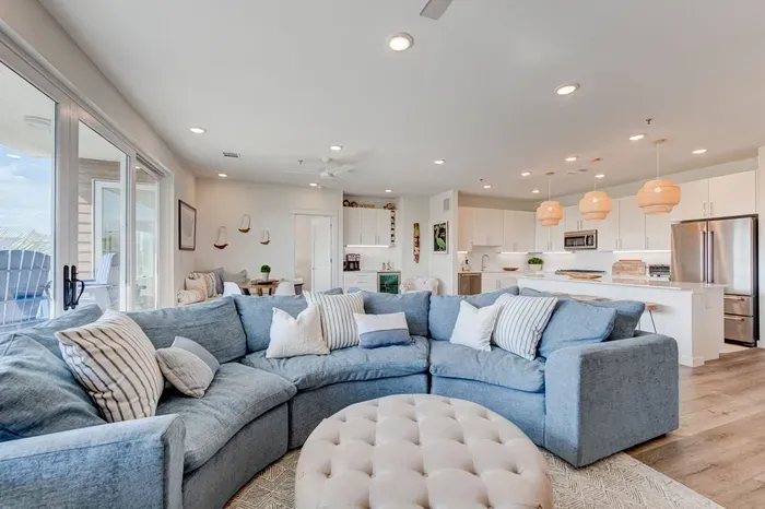 Guitars & Tiki Bars at Sunflower Beach Resort - image 1 of 39