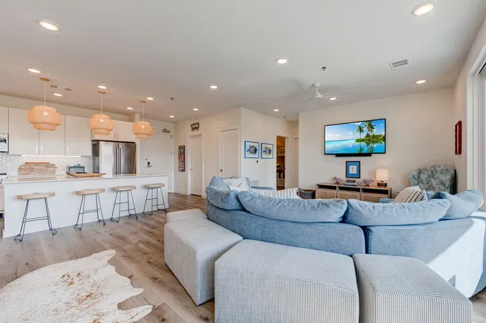 Guitars & Tiki Bars at Sunflower Beach Resort - image 4 of 39