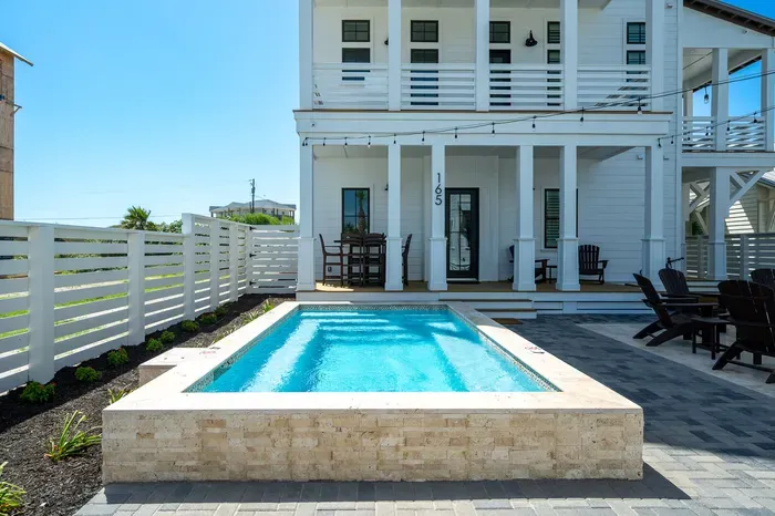 Poolside Holiday House - image 4 of 66