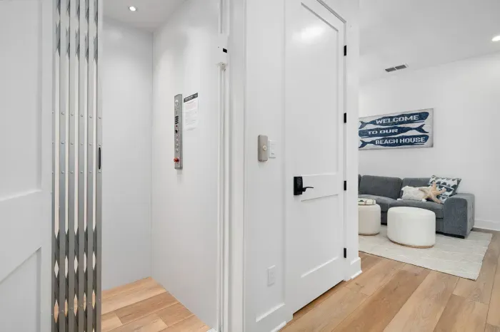 Poolside Holiday House - image 10 of 66