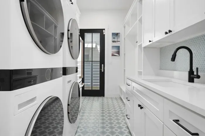 Poolside Holiday House - image 14 of 66