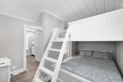 A second bunkbed room is located upstairs adjacent to the loft bedroom. Kids and kids at heart will sleep soundly in the full-over-full bunkbeds. This room is located adjacent to both the Loft bedroom and the upstairs full size bathroom.