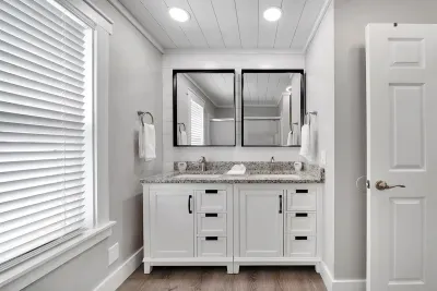 Spacious upstairs full bathroom allows enough room for guests to get ready comfortably.