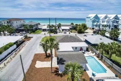 Ocean Street Hideaway is just a short walk to beach access #19. With such a convenient location, you may easily return to the home for a restroom, snacks, or a mid-day lunch break.