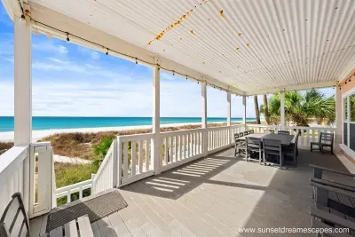 Of course, Surfside Retreat offers Surfside dining opportunities for you and your guests. There's no need to give up the views in order to satisfy your appetite on the spacious upper deck.