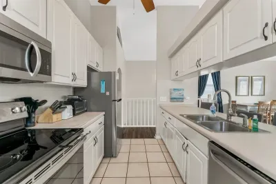 Get your Panama City Beach vacation started on the right (caffeinated!) foot. Make your favorite coffee with a Keurig Duo- bring your favorite grounds or pods to start your morning right!