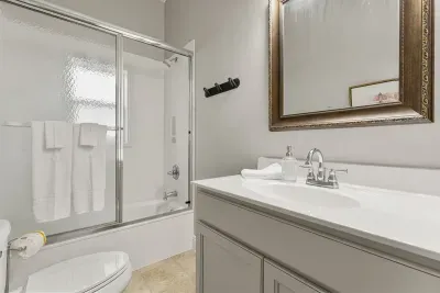 Full Bathroom
