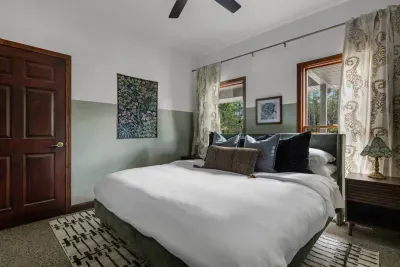 Luxe Master Suite (Main Floor)