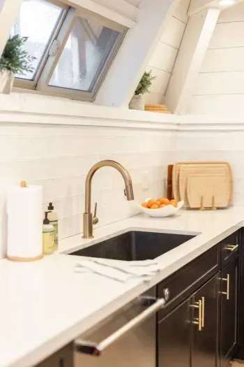 With epic views from nearly all rooms, doing dishes isn't so bad here at Stuga '66. We have a full dishwasher as well for your convenience!