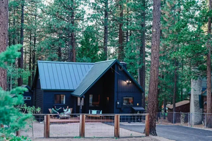 The front deck is one of our favorite places to catch up with friends. Take in the beauty of the forest from here!