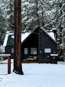 A dusting of snow at Tahoe Black Cabin!