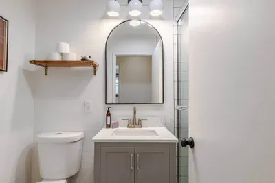 Another angle on the full bathroom in the mother-in-law unit.