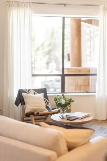 Cozy up under our picture windows and plan your day on the slopes! In the winter, watch the snow fall on KT-22 through these large picture windows. 