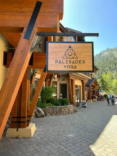 We are just a short walk away from all the awesome shops, vendors, restaurants and activities in Olympic Valley