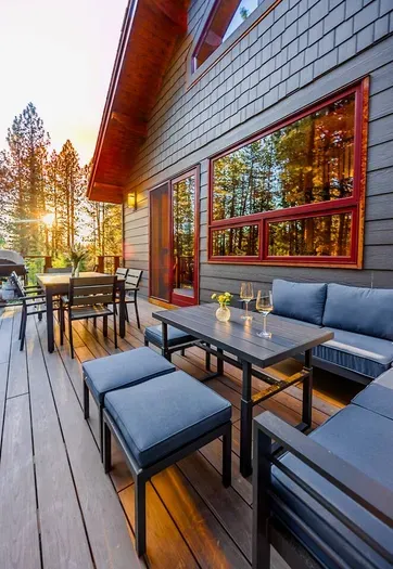 Welcome to Sierra Sauna House, by Modern Mountain Vacations! 

Photography by @dirtandglass